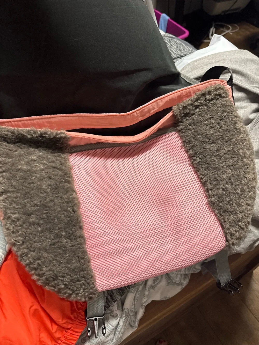 FP Movement Playoff Sherpa Messenger Bag in Pink Like New! RT $138